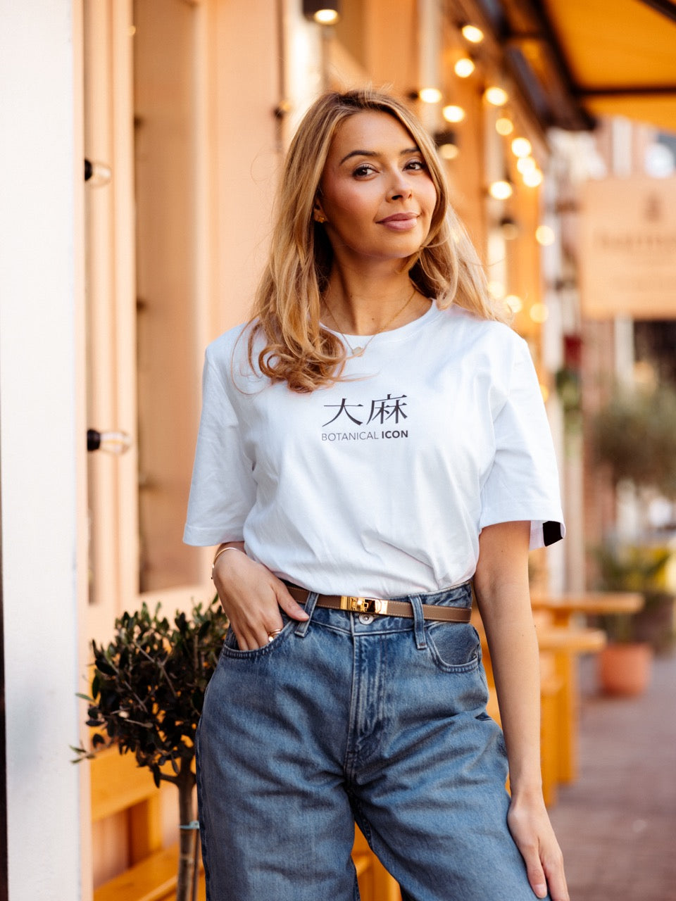 Botanical icon t-shirt white women